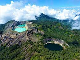 Kelimutu volcano-flores island Tour 